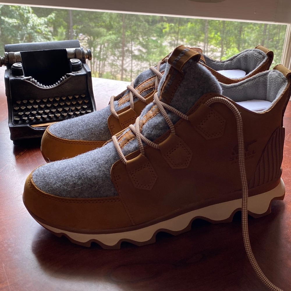 Brand New Sorel Hiking Boots 🥾